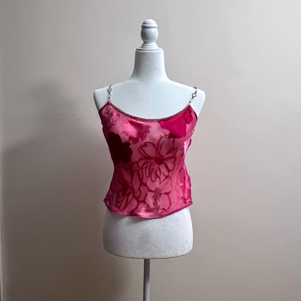 Chic Floral Camisole with Chain Straps - Picture 2 of 8